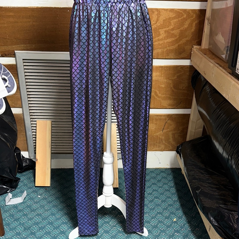 Purple/Blue Iridescent Scale Leggings